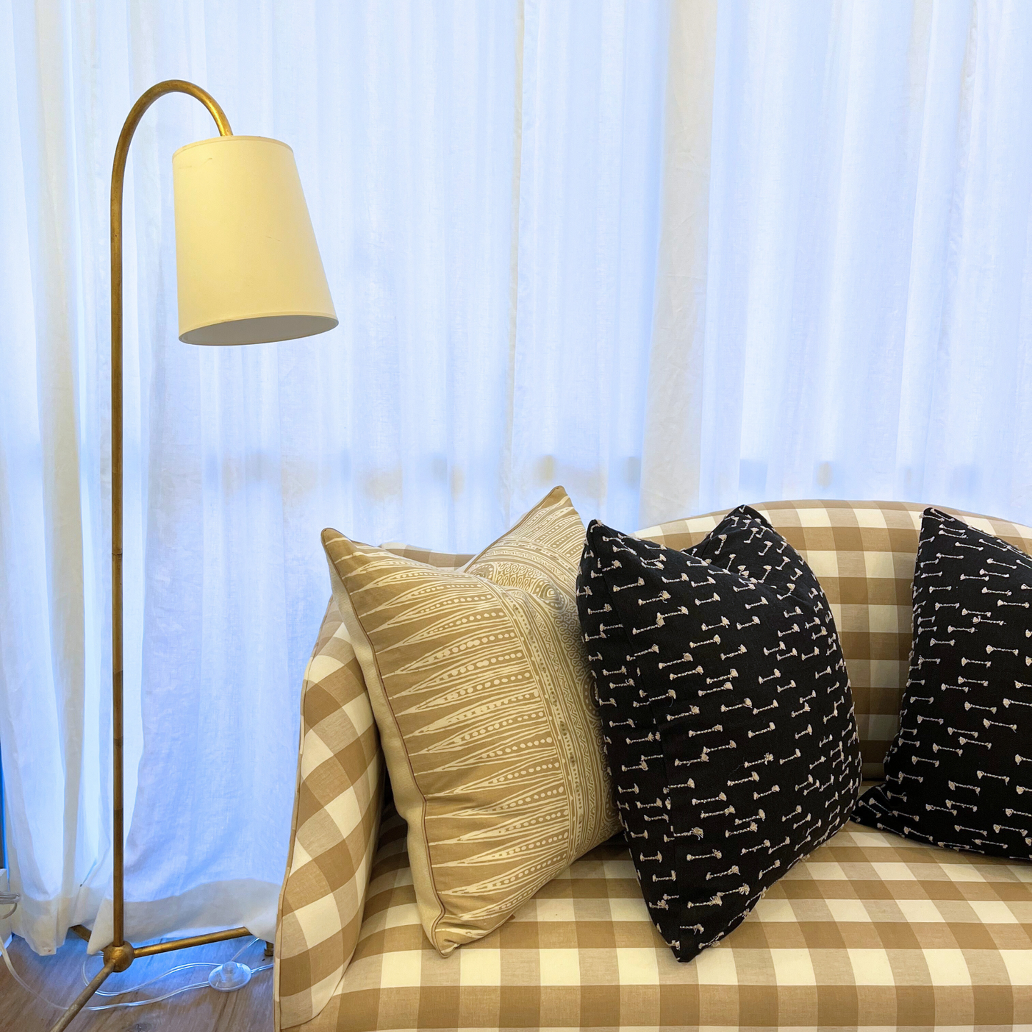 20" x 20" Pillow - Knotted Fringe in Onyx
