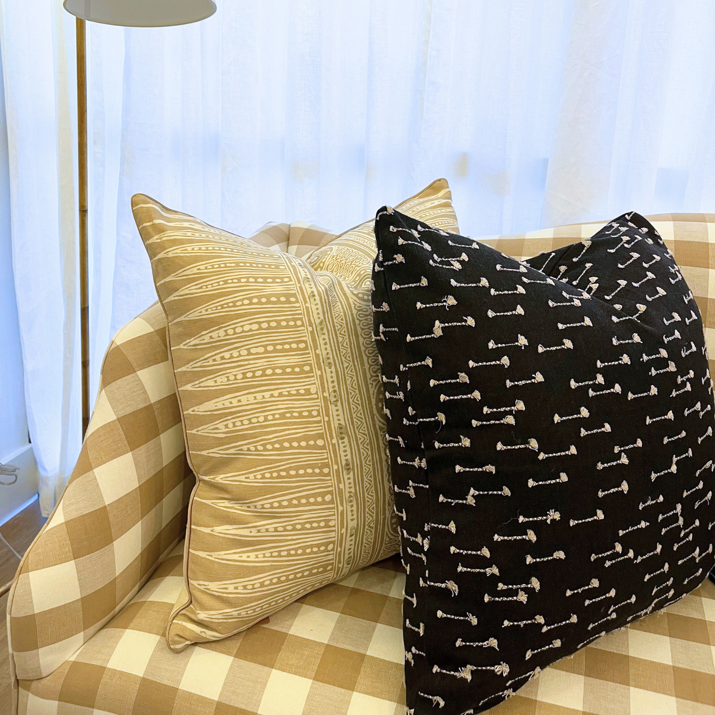20" x 20" Pillow - Knotted Fringe in Onyx