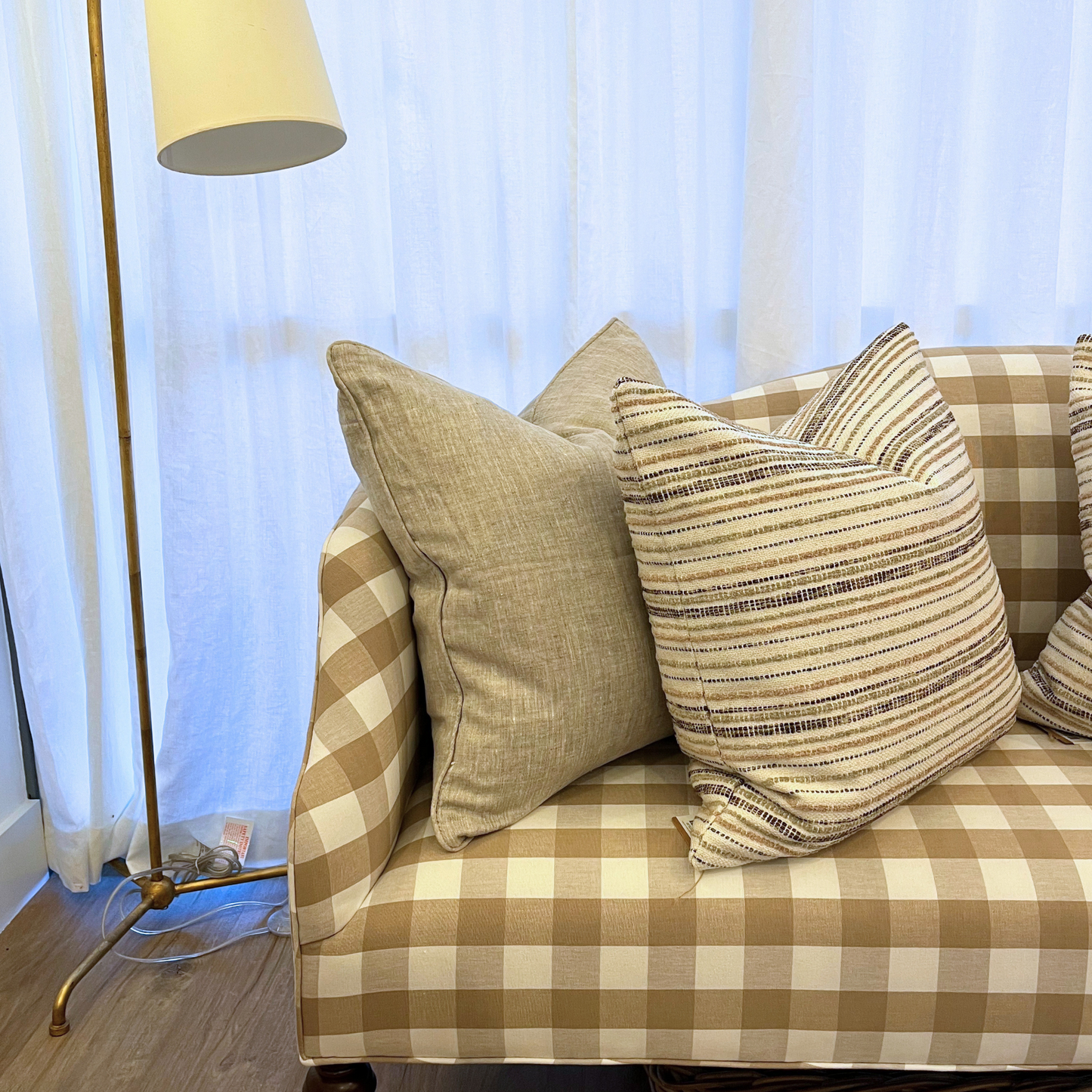 22" x 22" Pillow - Linen in Flax