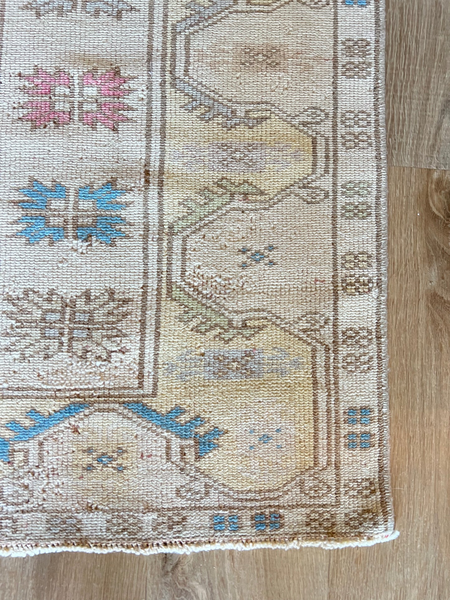26" X 108" Star Tan and Multi Vintage Rug Runner