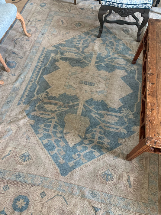 8 x 10 Vintage Rug - Blue